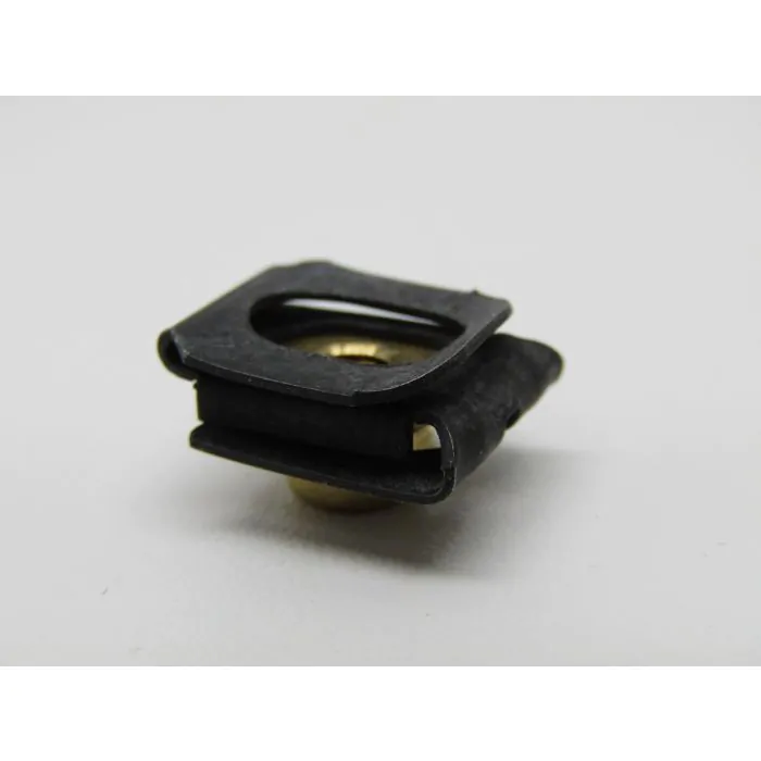 Ecrou captif pour boîtier de clignotant / feu arrière pour Porsche 911 '63-'89 912