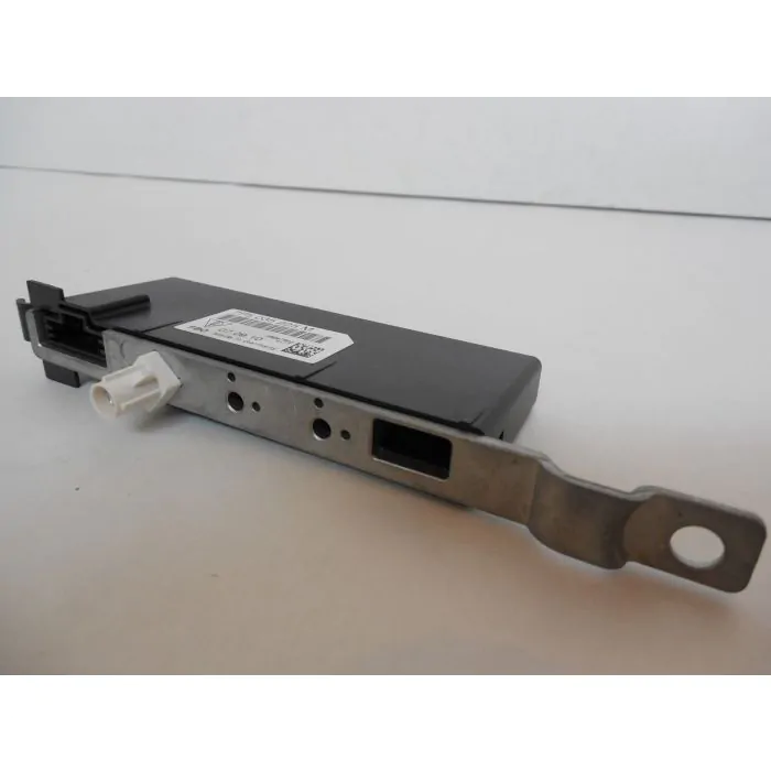 Porsche 958 Cayenne Amplificateur d'antenne hayon gauche