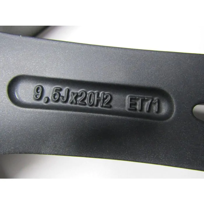 Porsche 971 Panamera Exclusive Design jante 20-pouces 9,5J x 20 ET71 platine mat satine